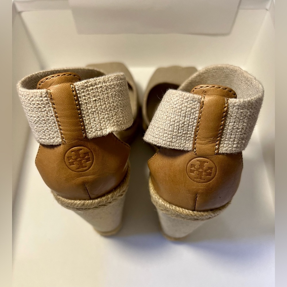 Tory Burch wedged heel, natural honey color - Picture 3 of 7